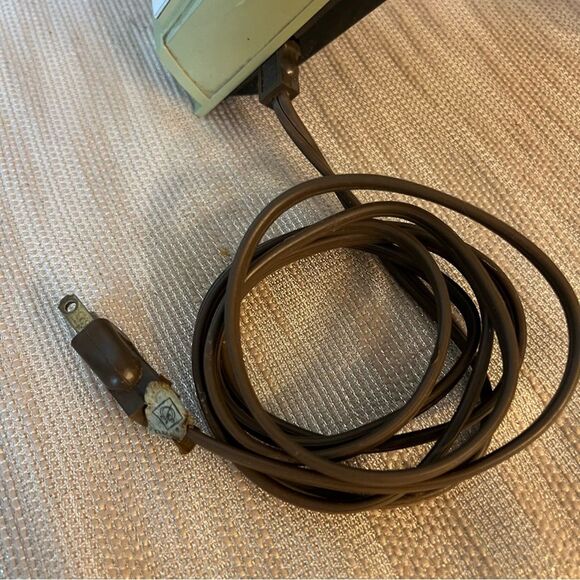 Vintage Sunbeam Mixmaster 5 Speed Electric Hand Mixer Model H-AL AVACADO GREEN - Picture 8 of 13